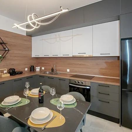 Luxury Chic Retreat *