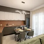 Luxury Chic Retreat アパート ハニア