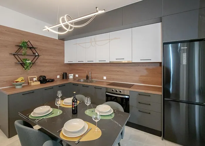 Luxury Chic Retreat *