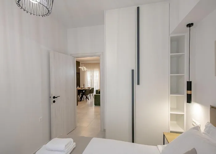 Luxury Chic Retreat *